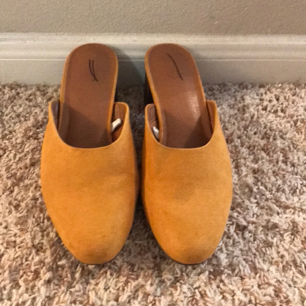 Yellow Target Mules
